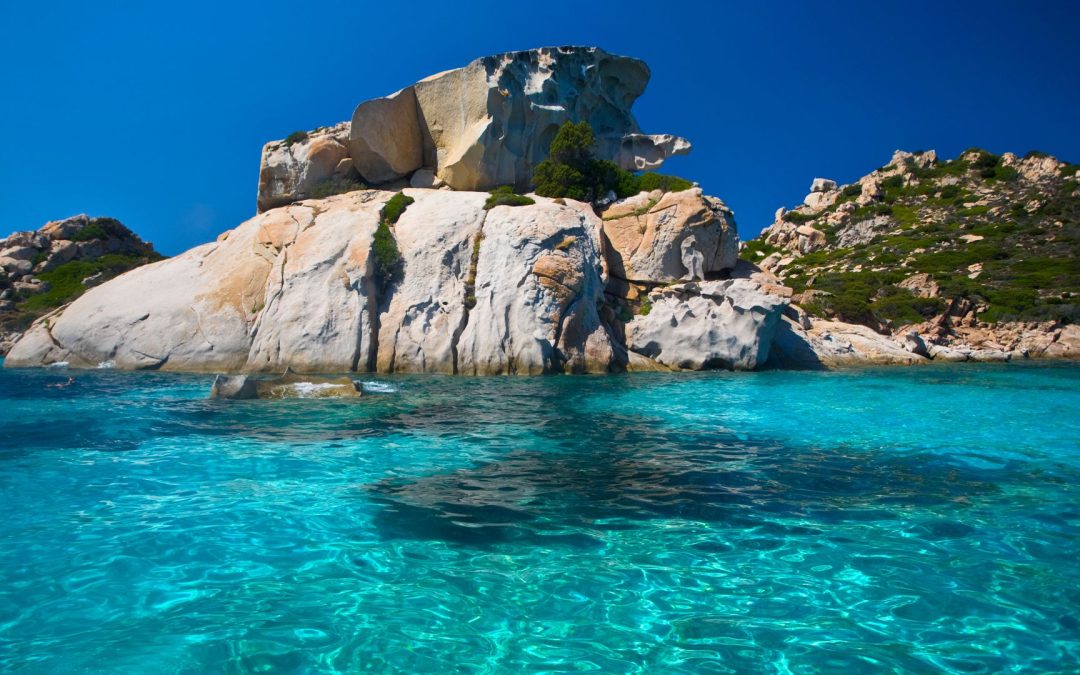 Arcipelago di La Maddalena in Gommone